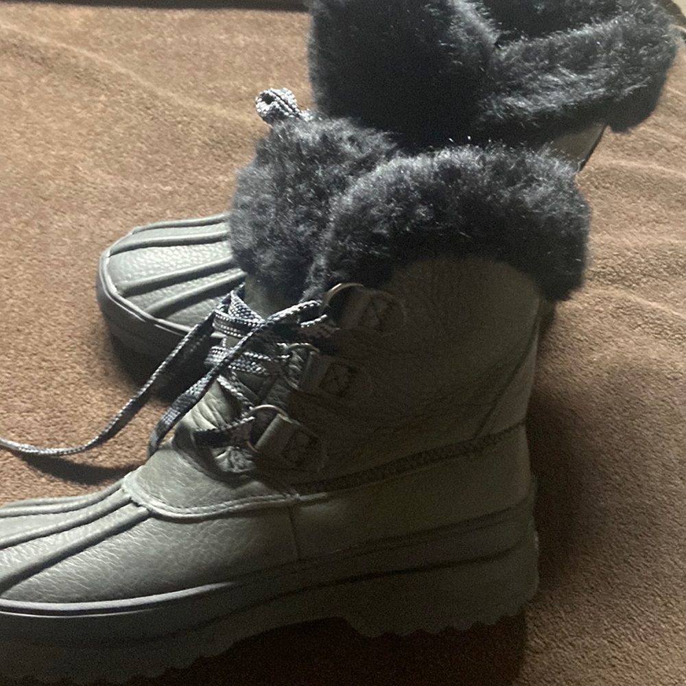 Woman’s Sperry 3M Thinsulated Snow Boat